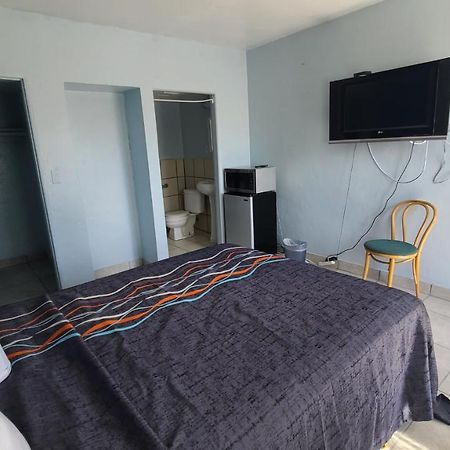 Green Spot Motel Victorville Extérieur photo